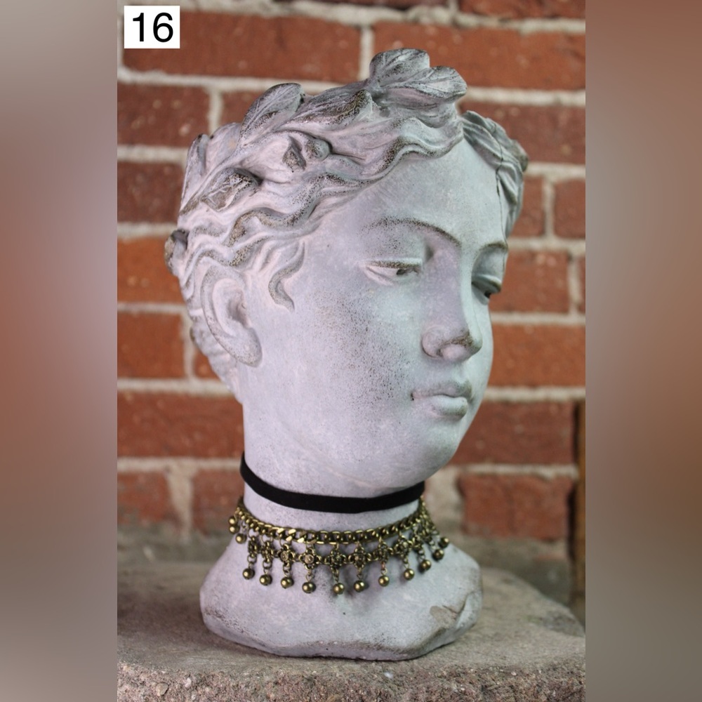 C. CHOKER Necklaces